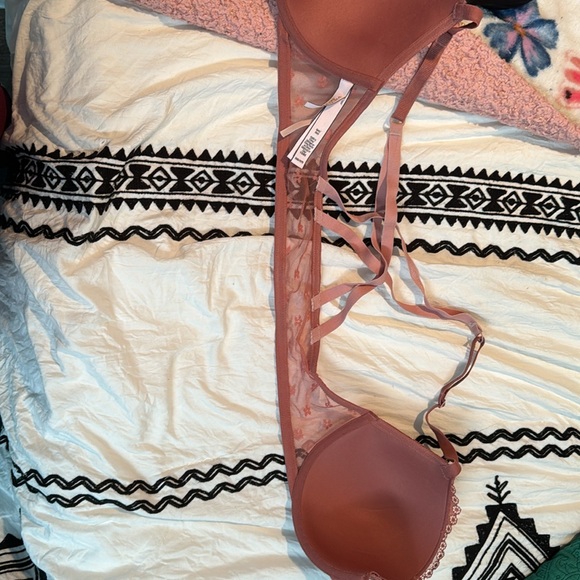 Victoria secret bra clip in the front - Picture 4 of 10